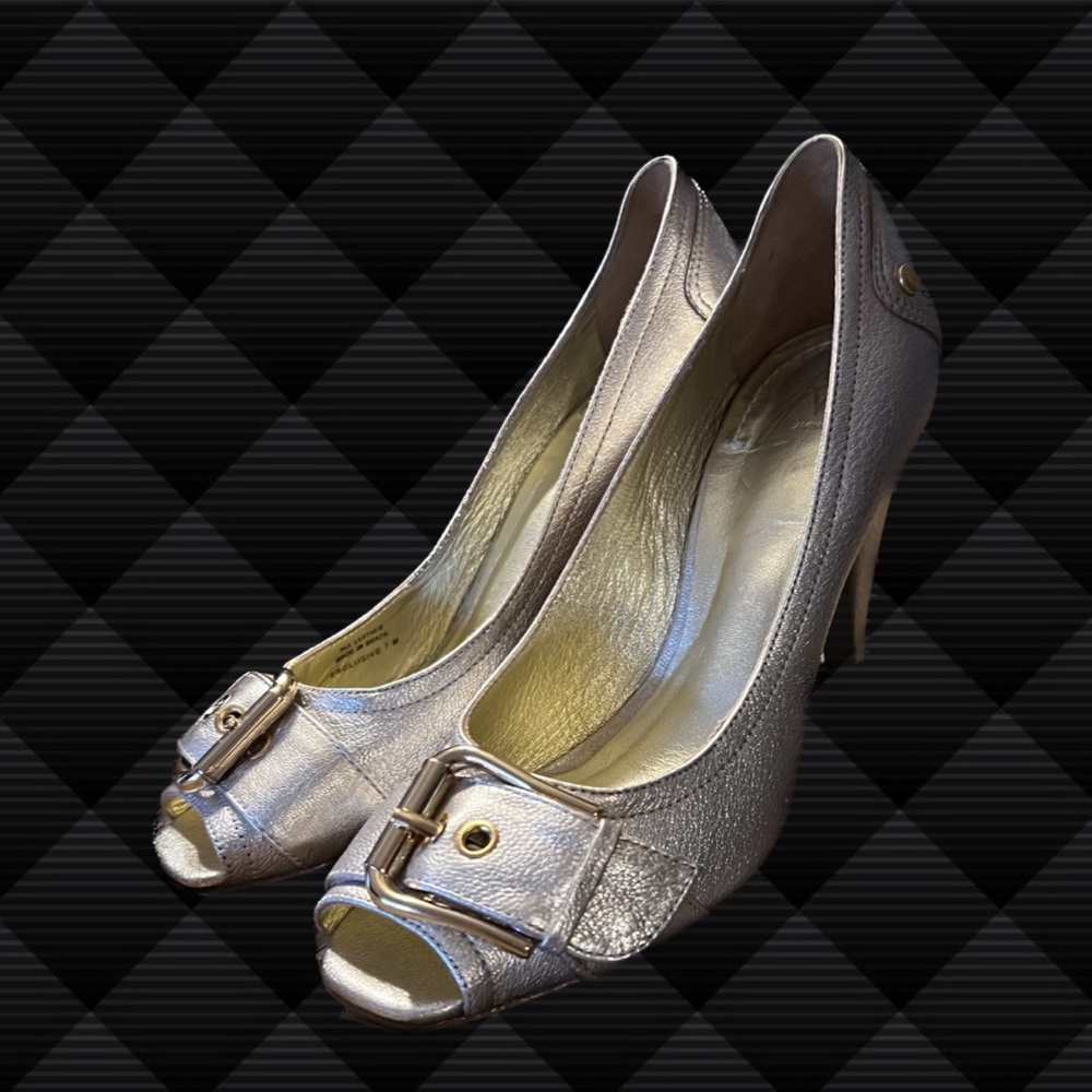 J VINCENT All Leather Gold/Silver Peep Toe Pumps - Women’s 7